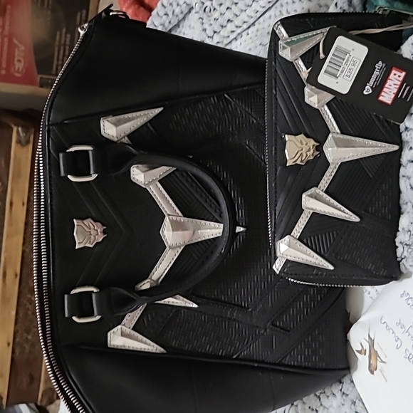 Loungefly black panther wallet and purse new - Picture 4 of 8